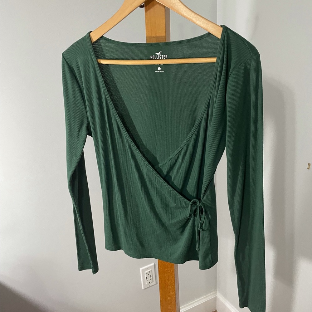 Green V Neck Tie Up Hollister Shirt Size Large